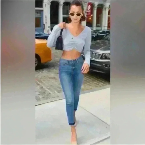 Good American- "Good Legs Split Seam Skinny"
Jeans Size 6/28 EUC! - Picture 3 of 9